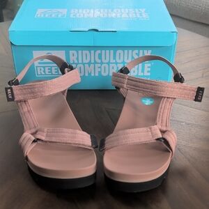 Reef Women's Sandals in Mauve and Black